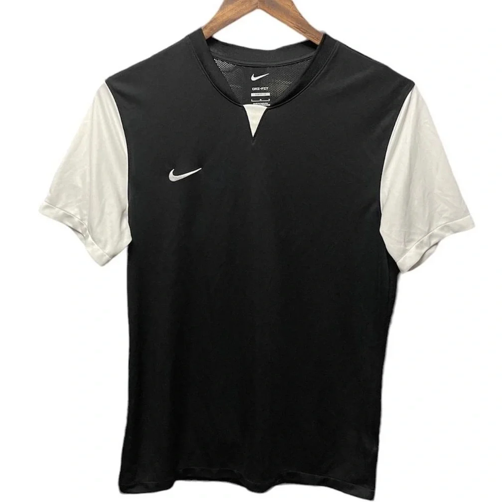 Nike Dri fit Slim Fit lightweight activewear sports soccer workout shirt - Picture 1 of 4